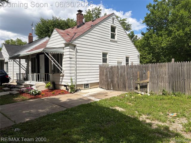 6760 Warwick Street, Detroit, MI 48228