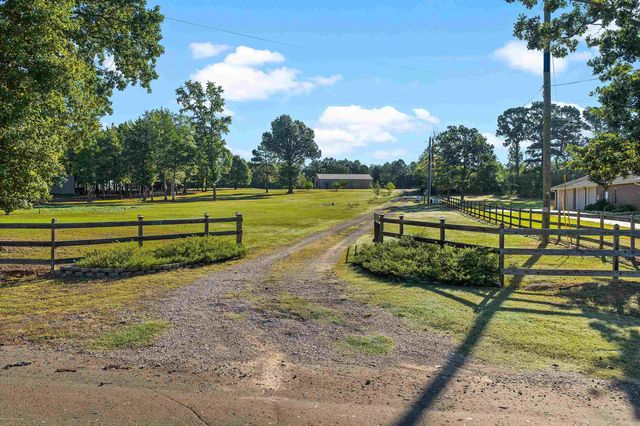 2510 CR 229 D, Henderson, TX 75652