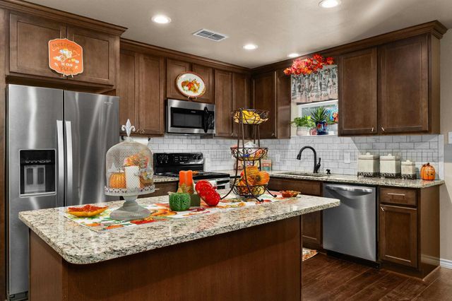 2510 CR 229 D, Henderson, TX 75652