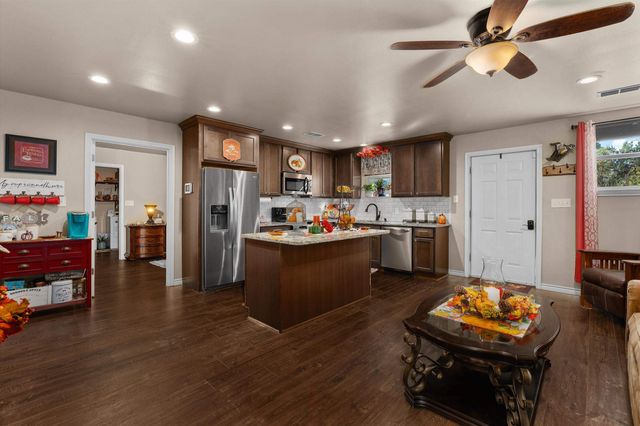 2510 CR 229 D, Henderson, TX 75652