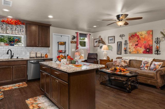 2510 CR 229 D, Henderson, TX 75652