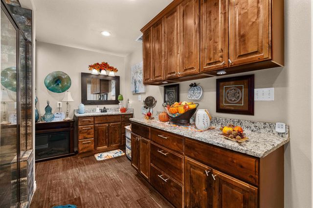 2510 CR 229 D, Henderson, TX 75652