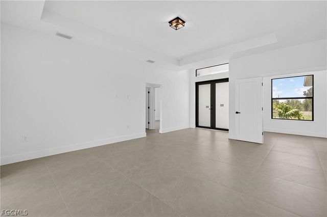 208 PEMBROKE ST ST, Lehigh Acres, FL 33974