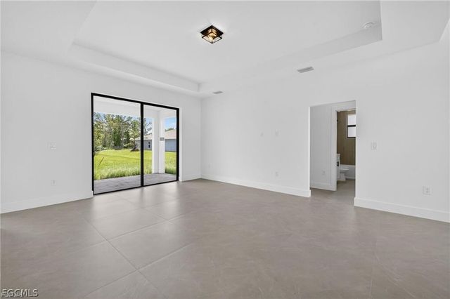 208 PEMBROKE ST ST, Lehigh Acres, FL 33974