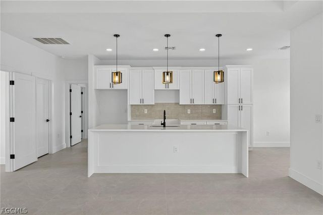 208 PEMBROKE ST ST, Lehigh Acres, FL 33974