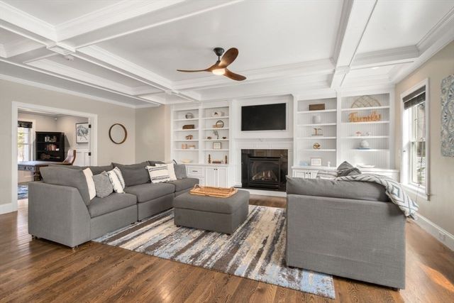 11 Briarwood Dr, Westwood, MA 02090