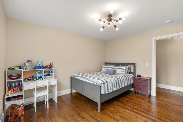 11 Briarwood Dr, Westwood, MA 02090