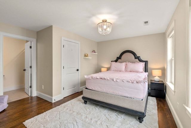 11 Briarwood Dr, Westwood, MA 02090