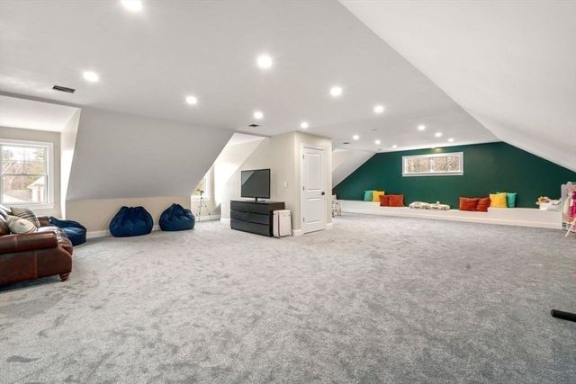 11 Briarwood Dr, Westwood, MA 02090