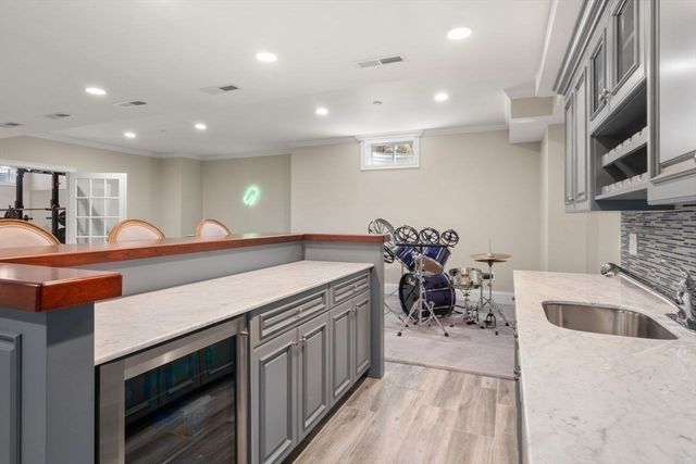 11 Briarwood Dr, Westwood, MA 02090