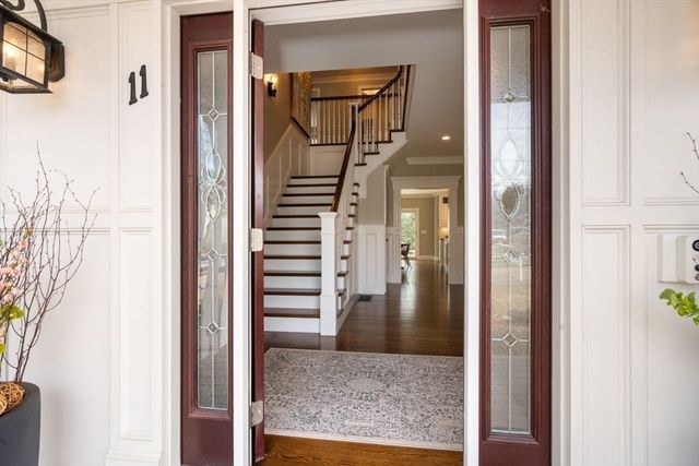 11 Briarwood Dr, Westwood, MA 02090