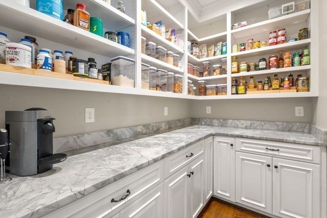 11 Briarwood Dr, Westwood, MA 02090