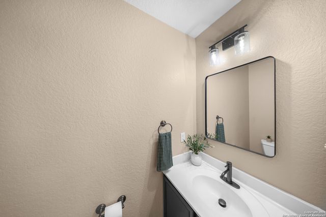 10231 Roseangel Ln, Helotes, TX 78023