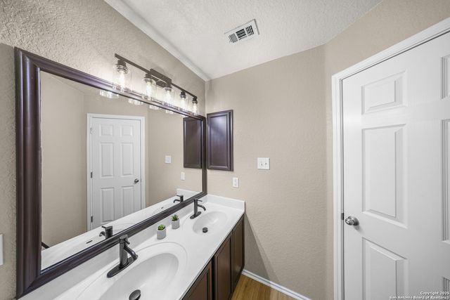 10231 Roseangel Ln, Helotes, TX 78023