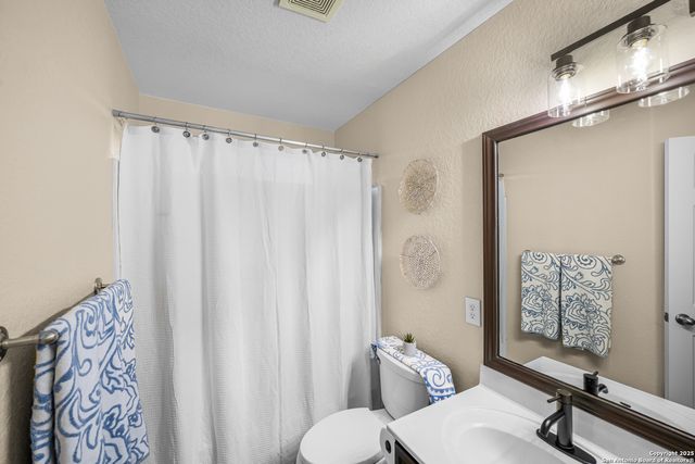 10231 Roseangel Ln, Helotes, TX 78023