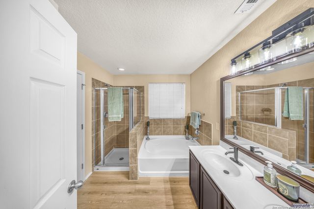 10231 Roseangel Ln, Helotes, TX 78023