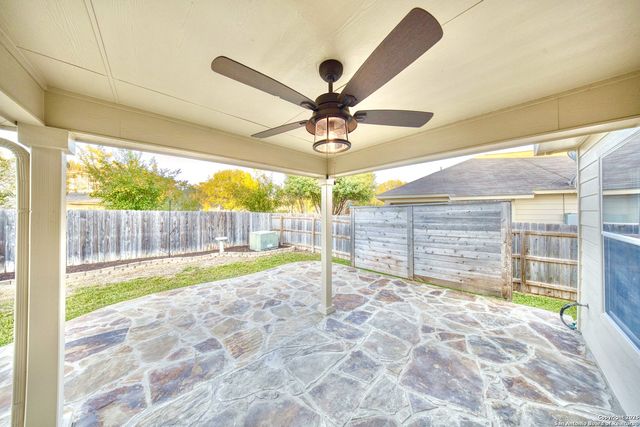 10231 Roseangel Ln, Helotes, TX 78023