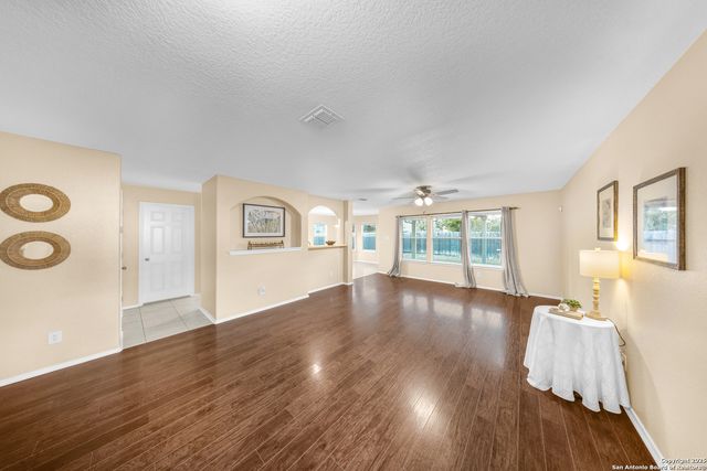 10231 Roseangel Ln, Helotes, TX 78023