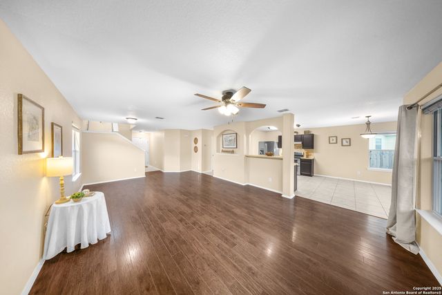 10231 Roseangel Ln, Helotes, TX 78023