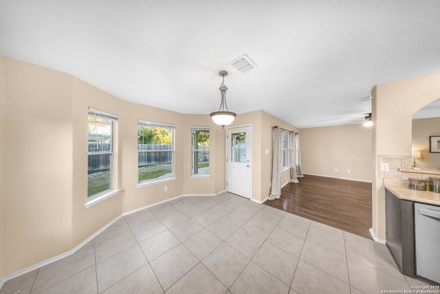 10231 Roseangel Ln, Helotes, TX 78023