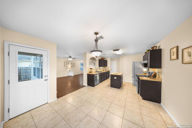 10231 Roseangel Ln, Helotes, TX 78023