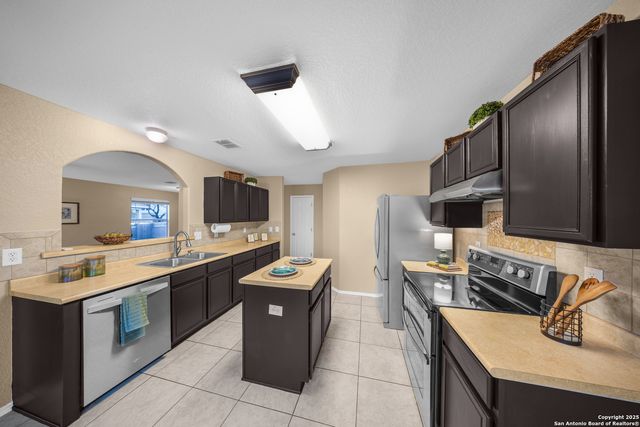 10231 Roseangel Ln, Helotes, TX 78023