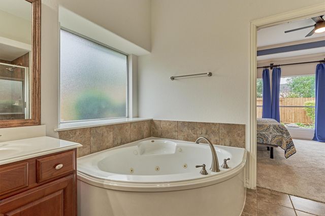 11 N French Oaks Circle, The Woodlands, TX 77382