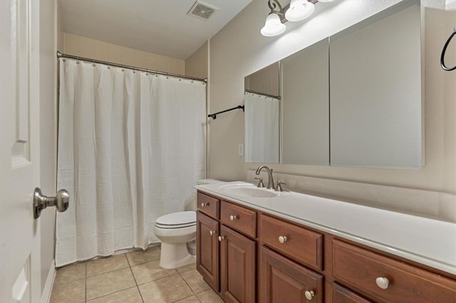 11 N French Oaks Circle, The Woodlands, TX 77382