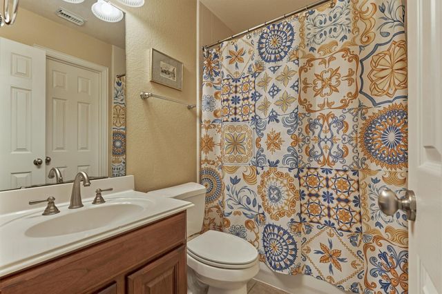 11 N French Oaks Circle, The Woodlands, TX 77382