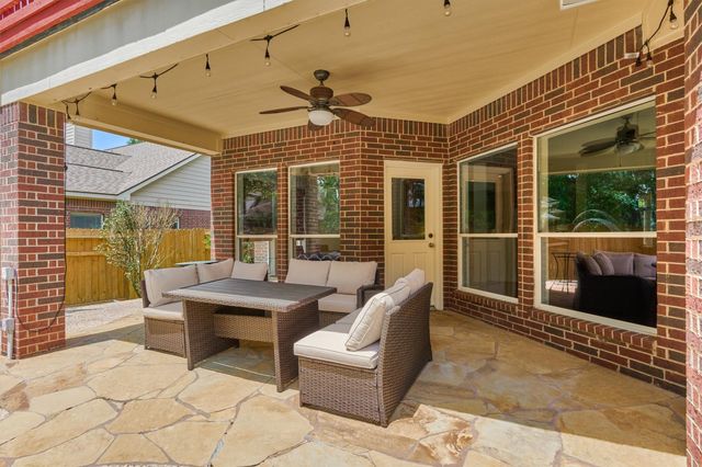 11 N French Oaks Circle, The Woodlands, TX 77382