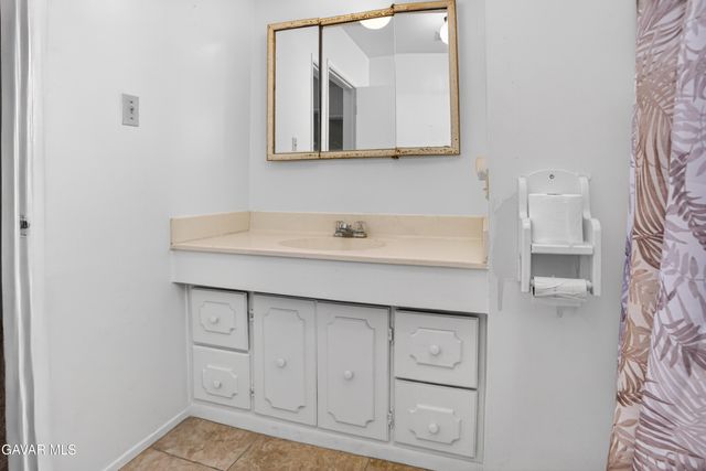 9024 Woodale Avenue, Arleta, CA 91331