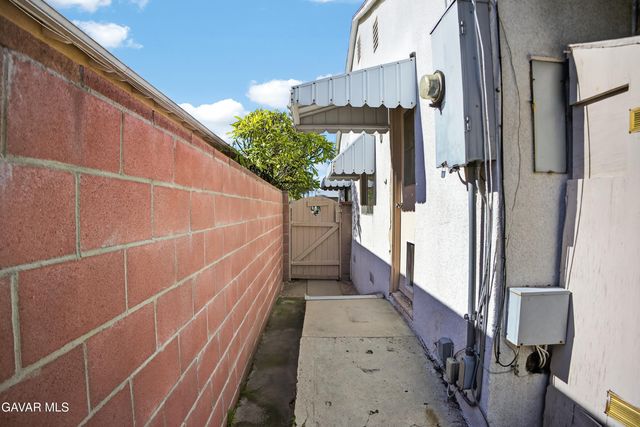 9024 Woodale Avenue, Arleta, CA 91331