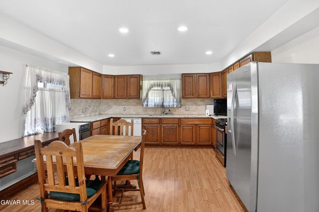 9024 Woodale Avenue, Arleta, CA 91331