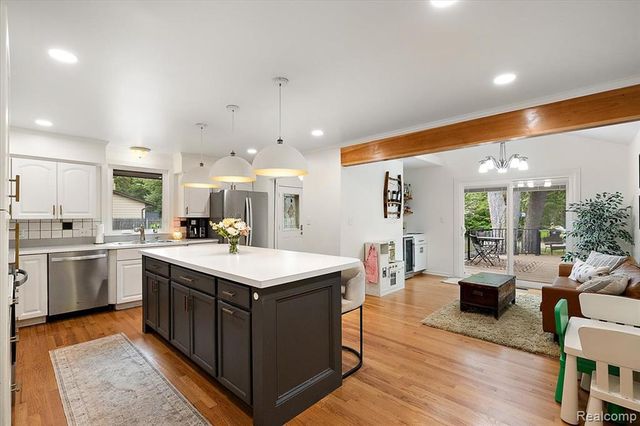 7710 Richardson Road, West Bloomfield, MI 48323