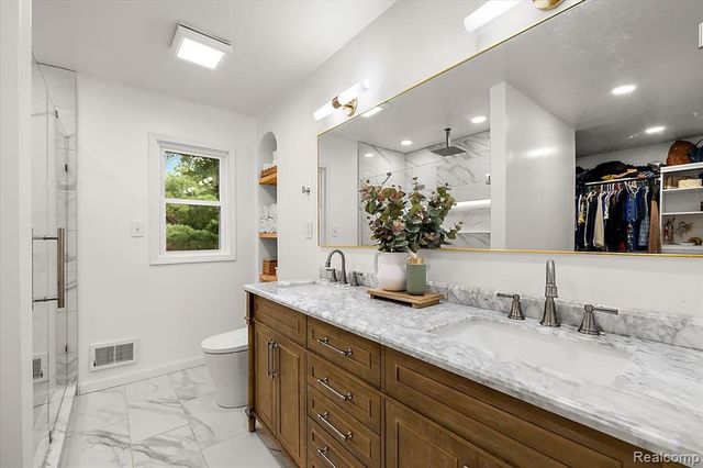 7710 Richardson Road, West Bloomfield, MI 48323