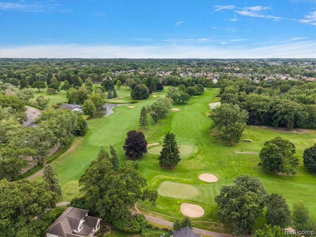 7710 Richardson Road, West Bloomfield, MI 48323