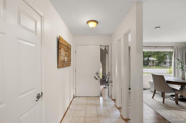 7710 Richardson Road, West Bloomfield, MI 48323