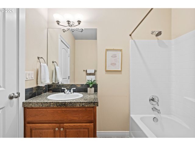 104 Nw 104TH Cir, Vancouver, WA 98685