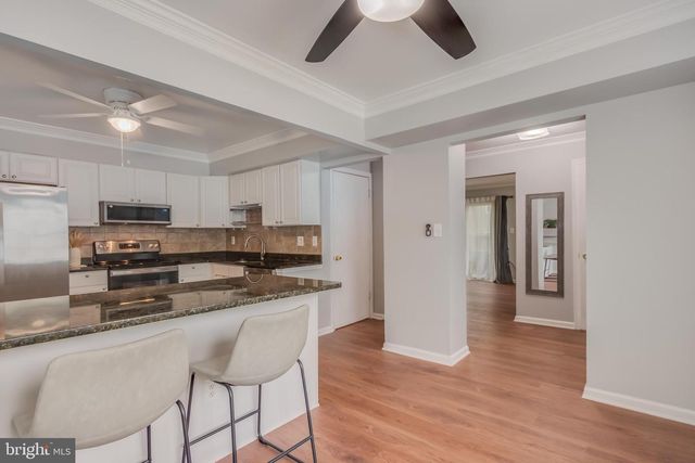 4871 NASH DR, Fairfax, VA 22032