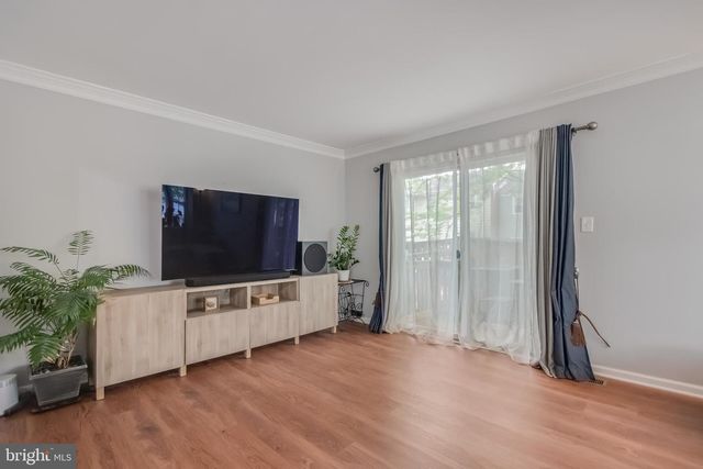 4871 NASH DR, Fairfax, VA 22032