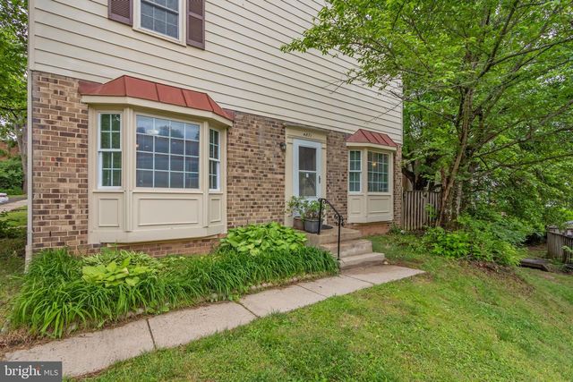 4871 NASH DR, Fairfax, VA 22032