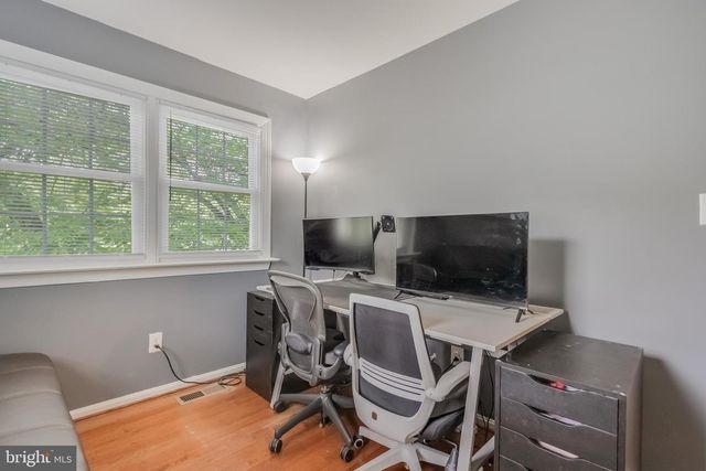 4871 NASH DR, Fairfax, VA 22032