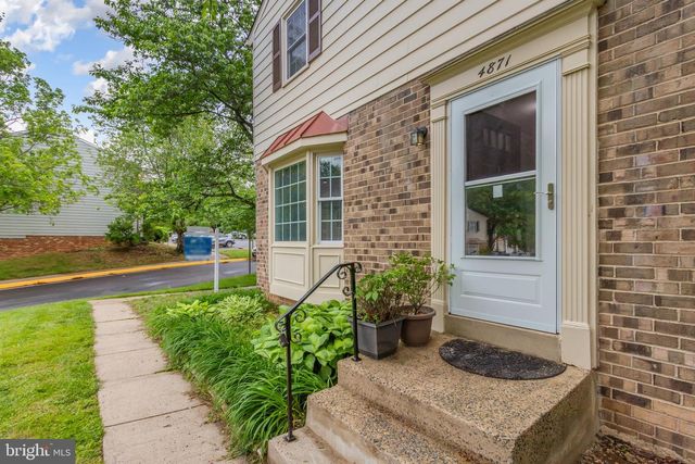 4871 NASH DR, Fairfax, VA 22032