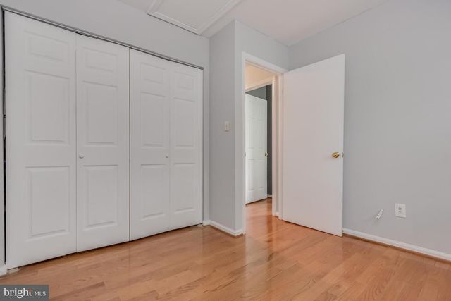 4871 NASH DR, Fairfax, VA 22032