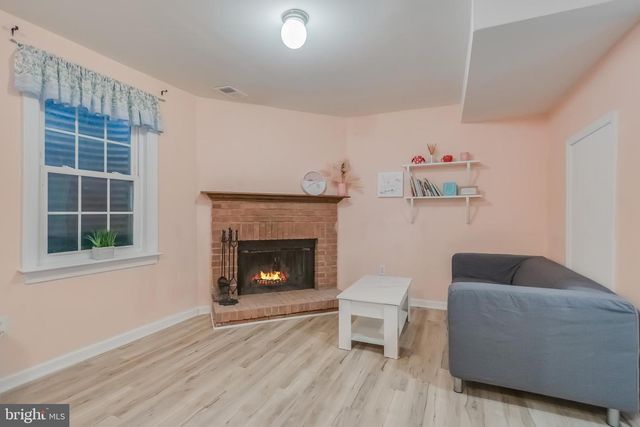 4871 NASH DR, Fairfax, VA 22032