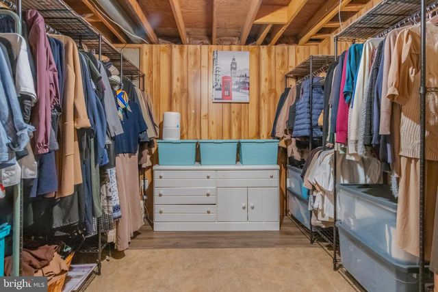 4871 NASH DR, Fairfax, VA 22032