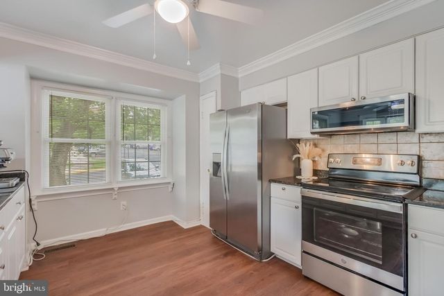 4871 NASH DR, Fairfax, VA 22032
