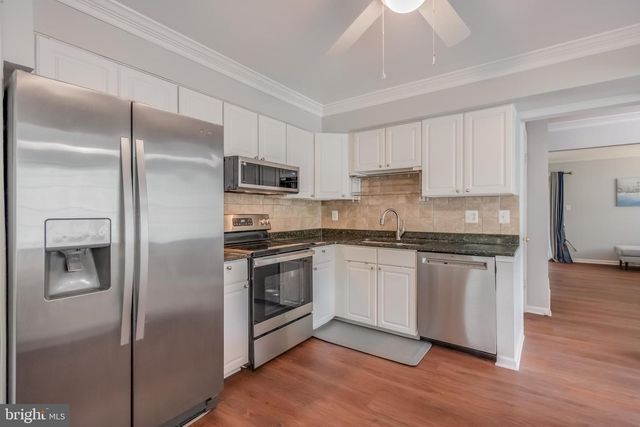 4871 NASH DR, Fairfax, VA 22032