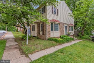 4871 NASH DR, Fairfax, VA 22032