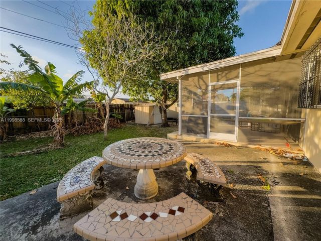 3420 SW 104th Ave ., Miami, FL 33165